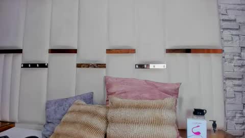 candyandsteven online show from February 5, 3:11 am