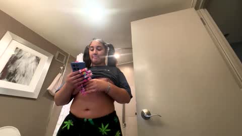 candyclaws05 online show from May 11, 6:16 pm
