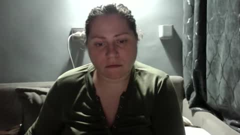 Laura online show from November 10, 6:18 pm