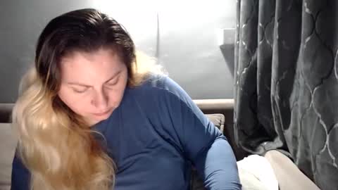 Laura online show from February 13, 7:21 pm