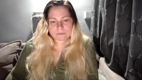 Laura online show from March 5, 8:05 pm