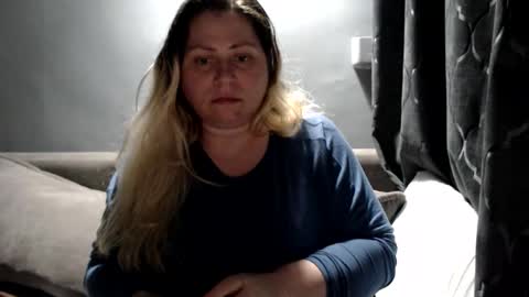 Laura online show from April 30, 8:57 pm