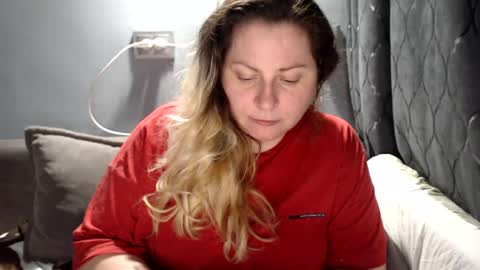 Laura online show from June 15, 7:38 pm