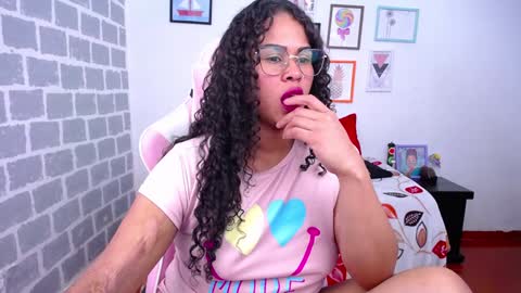 Karen online show from December 19, 8:23 am