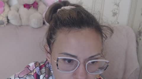 say meow and send tips  online show from July 1, 5:42 am