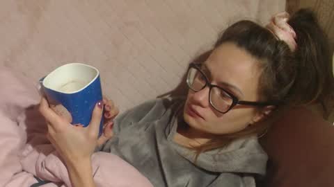 say meow and send tip  online show from November 7, 9:48 pm