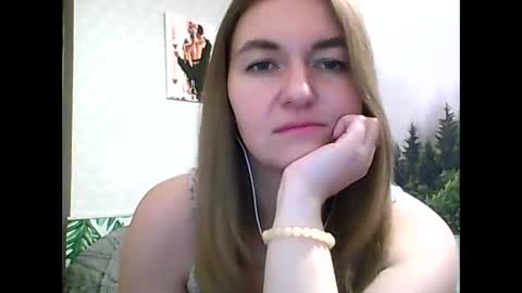 Snapshot of candyolime chatting on March 2, 11:20 pm Daisy online show from March 2, 11:20 pm