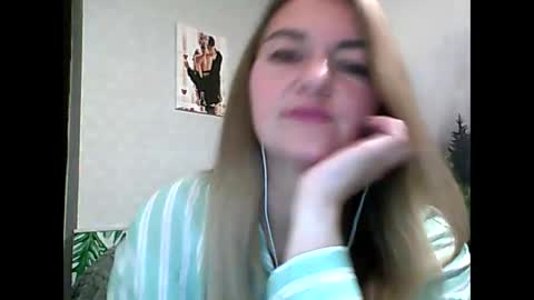 Snapshot of candyolime chatting on September 18, 8:33 pm Daisy online show from September 18, 8:33 pm