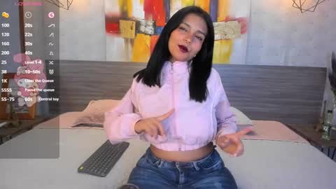 Snapshot of candys_victoria chatting on February 26, 3:21 am Candys Victoria online show from February 26, 3:21 am