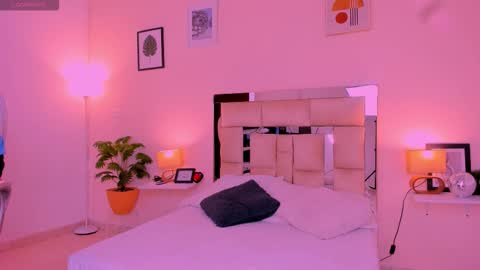 Snapshot of candyygirl_1 chatting on September 27, 6:57 pm Candy online show from September 27, 6:57 pm