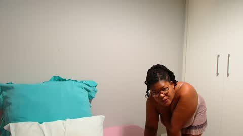 candyyumsaerolaxx online show from July 7, 6:05 am
