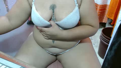 Snapshot of canelacollins chatting on September 14, 5:06 am CanelaCollins online show from September 14, 5:06 am