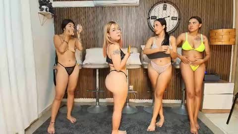 Sara online show from November 6, 11:33 am