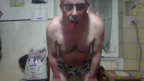 Snapshot of cantera577 chatting on November 15, 7:43 pm cantera577 online show from November 15, 7:43 pm