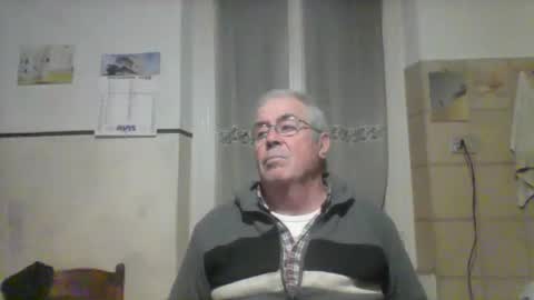 Snapshot of cantera577 chatting on December 2, 8:37 pm cantera577 online show from December 2, 8:37 pm