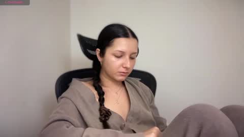 Emma online show from March 12, 5:38 pm