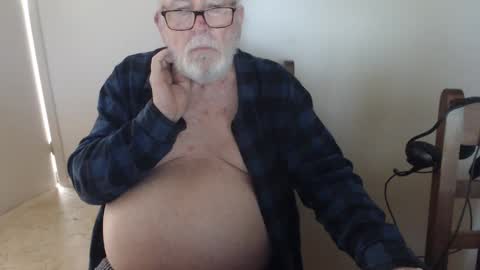 Snapshot of capt5105 chatting on February 5, 10:44 pm capt5105 online show from February 5, 10:44 pm