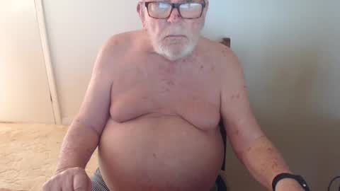 Snapshot of capt5105 chatting on February 23, 4:50 am capt5105 online show from February 23, 4:50 am