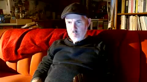 Snapshot of captian_rich chatting on December 16, 5:23 am captian_rich online show from December 16, 5:23 am