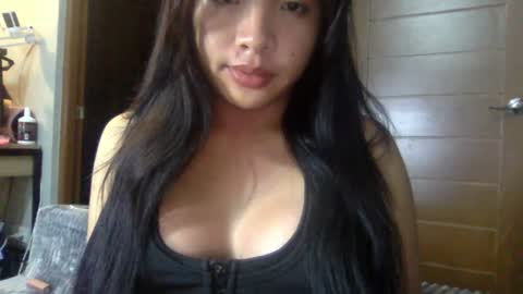 Yumi Aera online show from June 27, 9:25 am