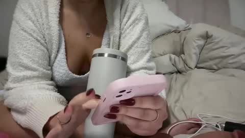 Snapshot of carabou11 chatting on March 11, 8:26 pm Cara Bou online show from March 11, 8:26 pm