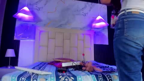 Snapshot of caraiosh_ chatting on December 15, 2:21 pm Cara online show from December 15, 2:21 pm