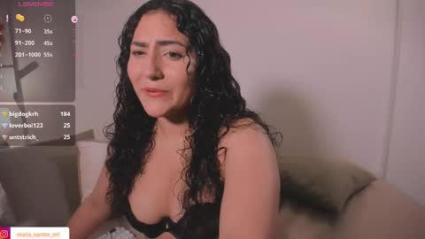 Snapshot of caramel__ chatting on March 11, 2:32 am Mara online show from March 11, 2:32 am