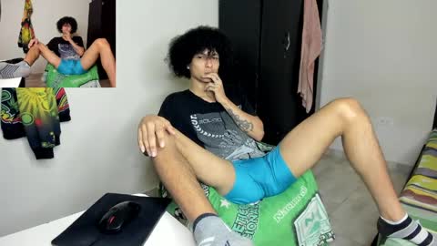 Snapshot of cardrey05 chatting on May 5, 6:43 am Carlos and Cristian online show from May 5, 6:43 am