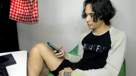 Snapshot of cardrey05 chatting on May 27, 7:00 pm Carlos and Cristian online show from May 27, 7:00 pm