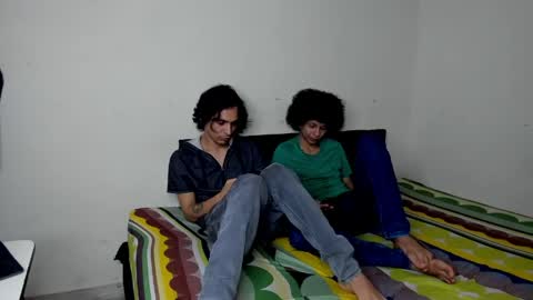 Snapshot of cardrey05 chatting on May 30, 11:35 pm Carlos and Cristian online show from May 30, 11:35 pm