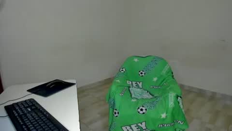 Snapshot of cardrey05 chatting on June 17, 1:08 am Carlos and Cristian online show from June 17, 1:08 am