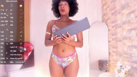 Snapshot of cardykambell chatting on August 3, 12:43 pm cardykambell online show from August 3, 12:43 pm