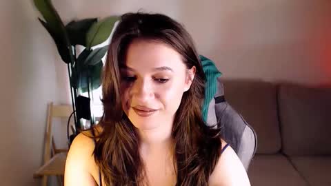 Snapshot of care_sensual chatting on December 5, 4:43 am Mary online show from December 5, 4:43 am