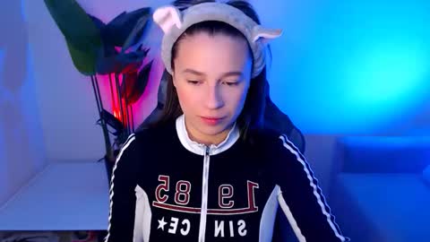 Snapshot of care_sensual chatting on February 5, 4:50 am Mary online show from February 5, 4:50 am