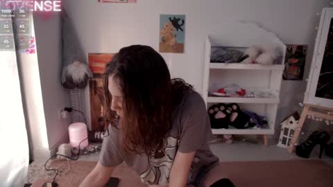 Snapshot of careful_i_bite chatting on January 18, 7:17 am NONA follow online show from January 18, 7:17 am