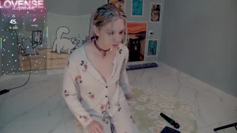 Snapshot of careful_i_bite chatting on September 16, 5:08 am NONA follow online show from September 16, 5:08 am