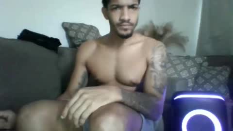 Snapshot of caribbeanboy297 chatting on April 22, 12:18 pm caribbeanboy297 online show from April 22, 12:18 pm