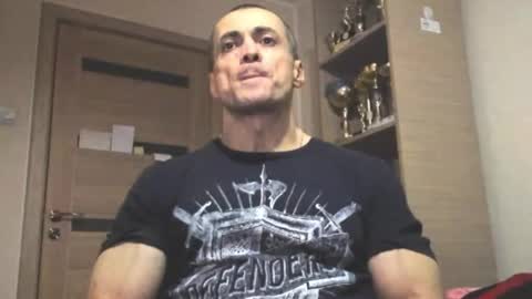 Laz online show from October 29, 7:04 pm