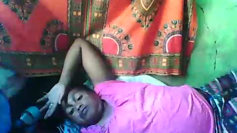 Snapshot of carinesexy69 chatting on December 21, 7:24 am carinesexy69 online show from December 21, 7:24 am