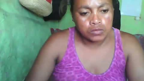 Snapshot of carinesexy69 chatting on January 2, 11:20 am carinesexy69 online show from January 2, 11:20 am