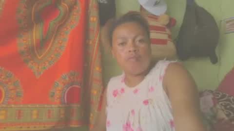 Snapshot of carinesexy69 chatting on January 13, 12:24 pm carinesexy69 online show from January 13, 12:24 pm