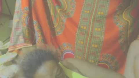 Snapshot of carinesexy69 chatting on February 6, 1:05 am carinesexy69 online show from February 6, 1:05 am