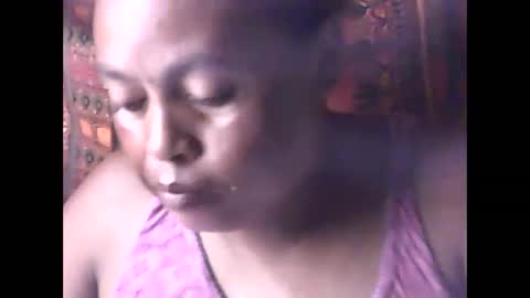 Snapshot of carinesexy69 chatting on February 8, 9:35 am carinesexy69 online show from February 8, 9:35 am