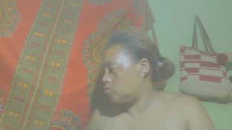 Snapshot of carinesexy69 chatting on February 12, 9:22 pm carinesexy69 online show from February 12, 9:22 pm