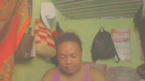 Snapshot of carinesexy69 chatting on February 27, 8:50 am carinesexy69 online show from February 27, 8:50 am