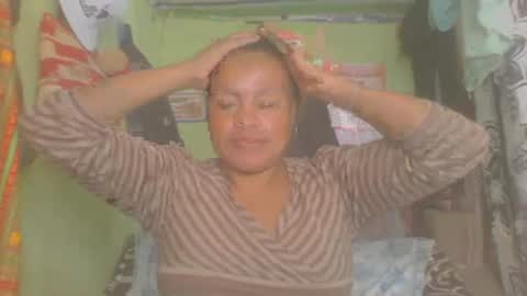 Snapshot of carinesexy69 chatting on March 1, 10:34 am carinesexy69 online show from March 1, 10:34 am