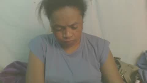 Snapshot of carinesexy69 chatting on October 14, 6:25 am carinesexy69 online show from October 14, 6:25 am