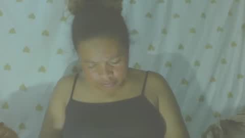 Snapshot of carinesexy69 chatting on October 31, 11:39 pm carinesexy69 online show from October 31, 11:39 pm