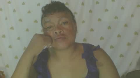 Snapshot of carinesexy69 chatting on November 18, 9:47 am carinesexy69 online show from November 18, 9:47 am