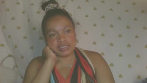 Snapshot of carinesexy69 chatting on May 8, 10:09 am carinesexy69 online show from May 8, 10:09 am